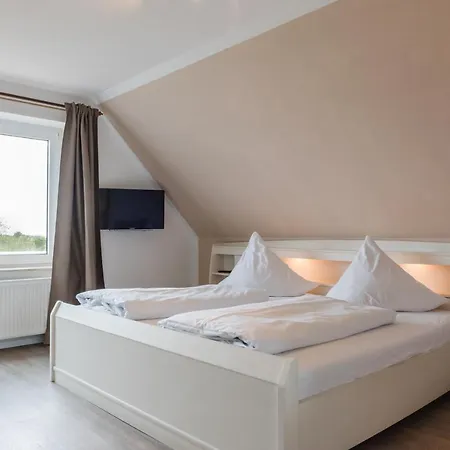 Straendhus 3*